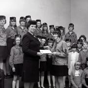 A Queen's Guides presentation at Thursby in 1969