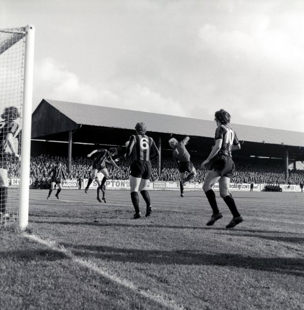 News and Star: Fulham keeper Peter Mellor, second right, clears the visitors' lines