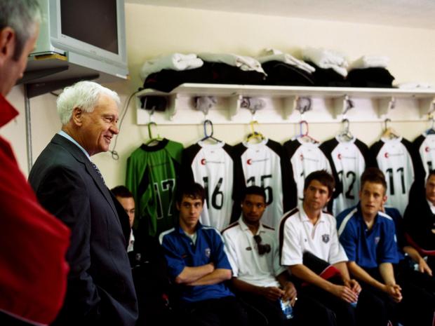 News and Star: Stuart Roy Clarke's photos include this one of Sir Bobby Robson speaking to Gretna's players