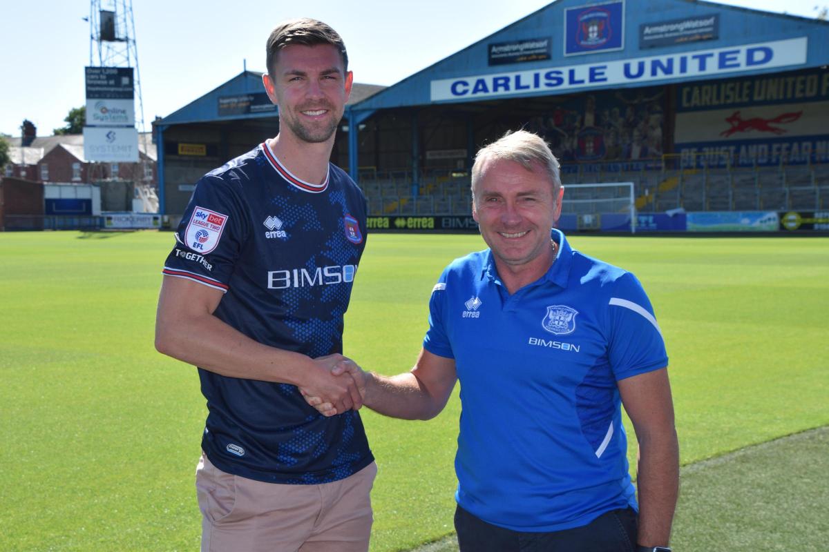 Huntington, left, signed for the Blues this week (photo: Amy Nixon)